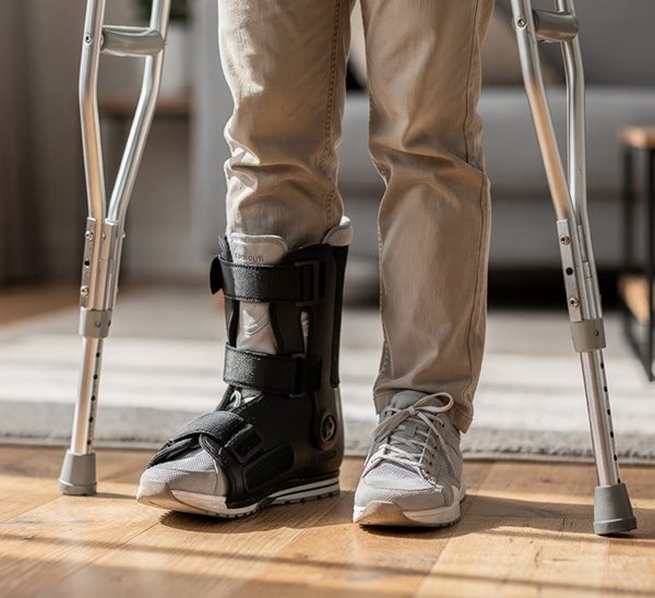 bootandcrutches Ankle Injury Boot & Crutches